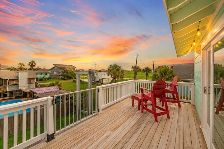 Jamaica Beach House | 3br + Decks + Yard - Jamaica Beach, TX
