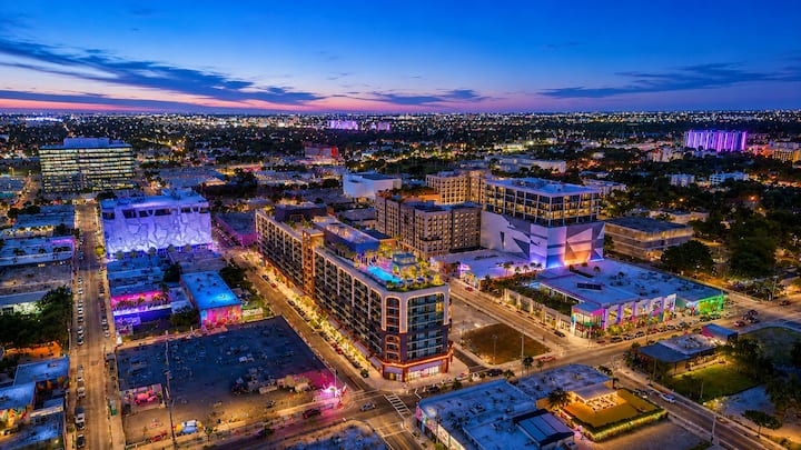Luxury & New 1br In Wynwood | Pool Gym Rooftop - Surfside, FL