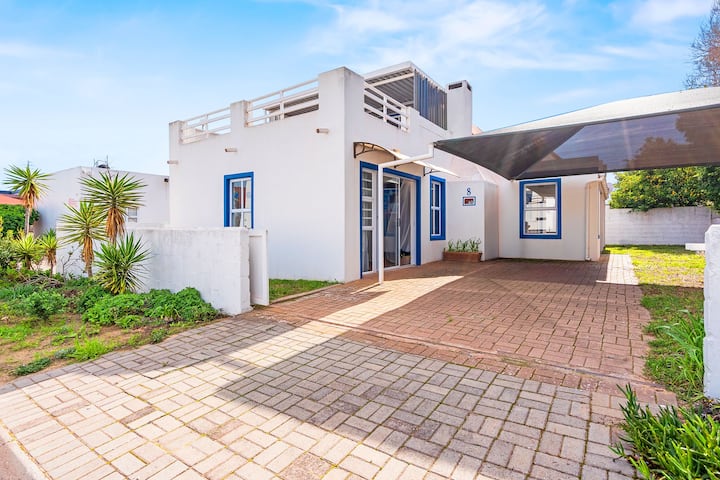Cosy 4br Langebaan House | Near Club Mykonos - Langebaan
