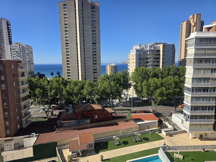 2 Bedrooms And 1 Bath Apartment On Levante Beach - Benidorm