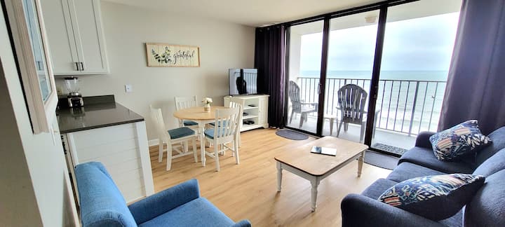 Oceanfront 1-bedroom Condo At Carolina Beach - Carolina Beach, NC