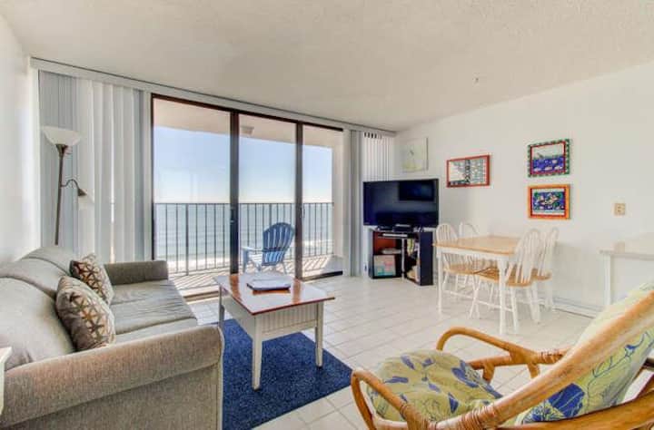 Cozy 1-bedroom Oceanfront Condo In Carolina Beach - Kure Beach, NC