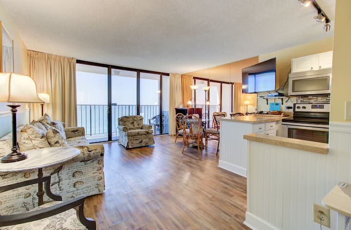 Oceanfront 1br Retreat In Carolina Beach - Carolina Beach, NC