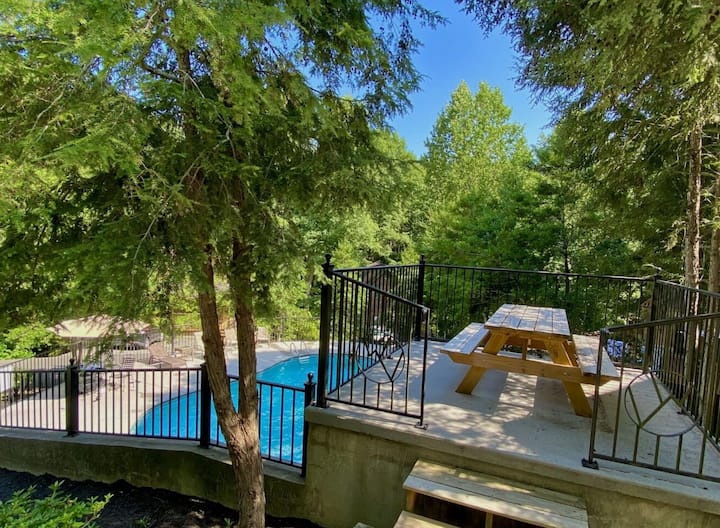 Theater Room • Hot Tub • Game Loft - Pigeon Forge, TN