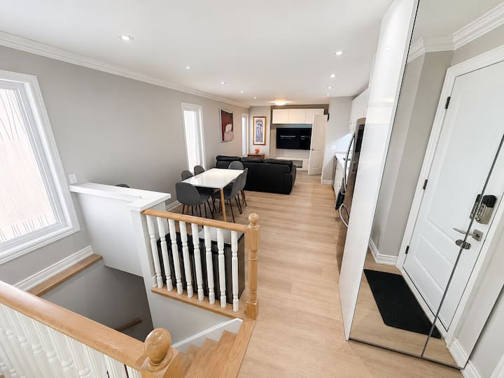 Bright Thornhill Private 2 Level - Vaughan
