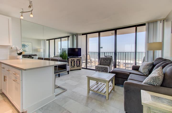 Oceanfront 2 Bedroom Escape In Carolina Beach - Kure Beach, NC