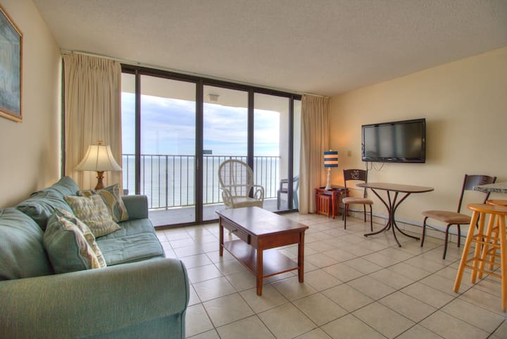 Oceanfront 1br Escape In Carolina Beach - Carolina Beach, NC