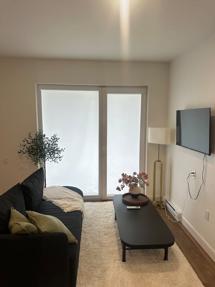 Modern 2br Retreat | Beechwood - Ottawa