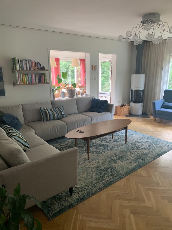 5 Bedroom Family Home Near City And Lake - Stockholm