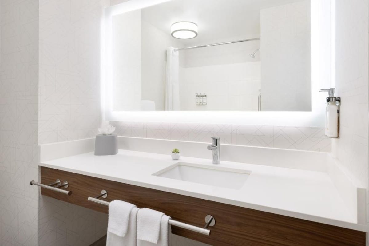 Steps from Allegiant Stadium + &Pool