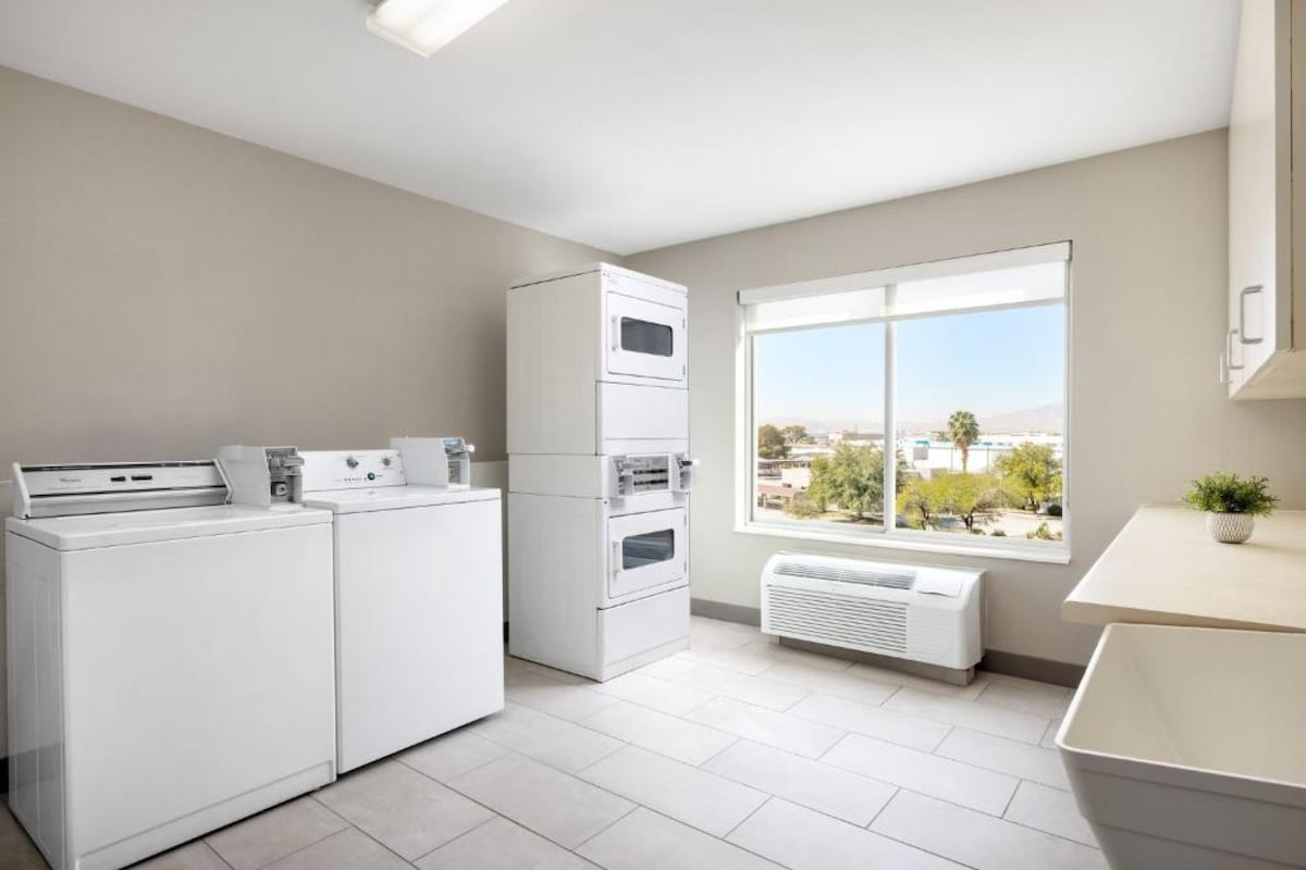 Steps from Allegiant Stadium + &Pool