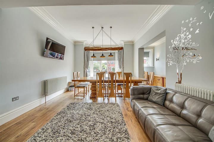Royal Birkdale Golf Week Luxury Stay Sleeps 10 - Southport