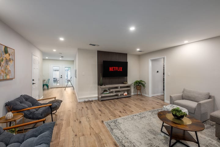 Game Room With Ac | Cowboy Pool | Huge Backyard - Farmers Branch, TX