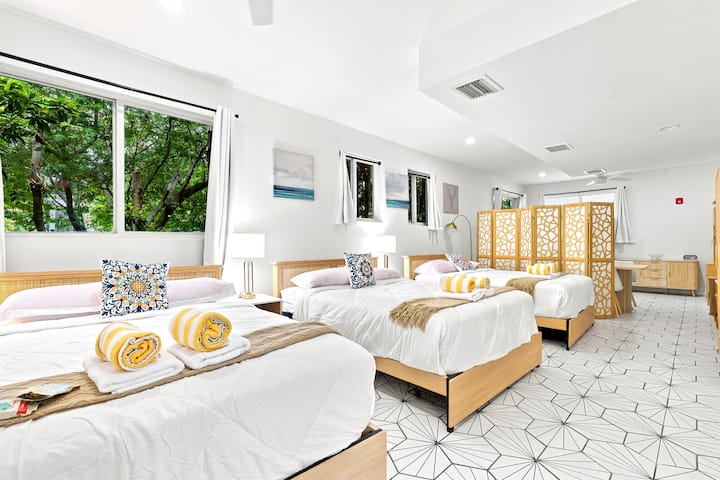 Spacious Studio For 6 With Parking Spot Included - South Beach, FL