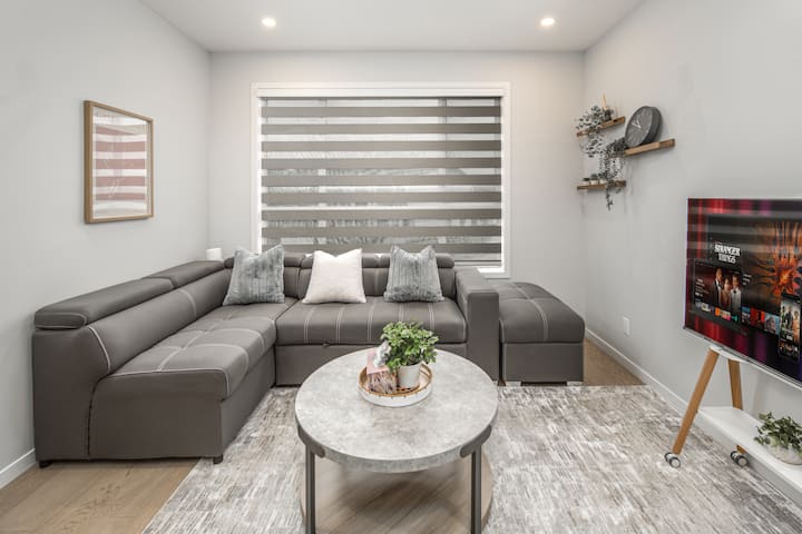 New Built | 8 Beds | 4 Full Ba | Ac - Airdrie
