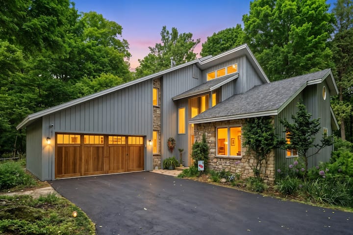 New! Quiet Fish Creek Retreat Near Parks & Beach - Egg Harbor, WI