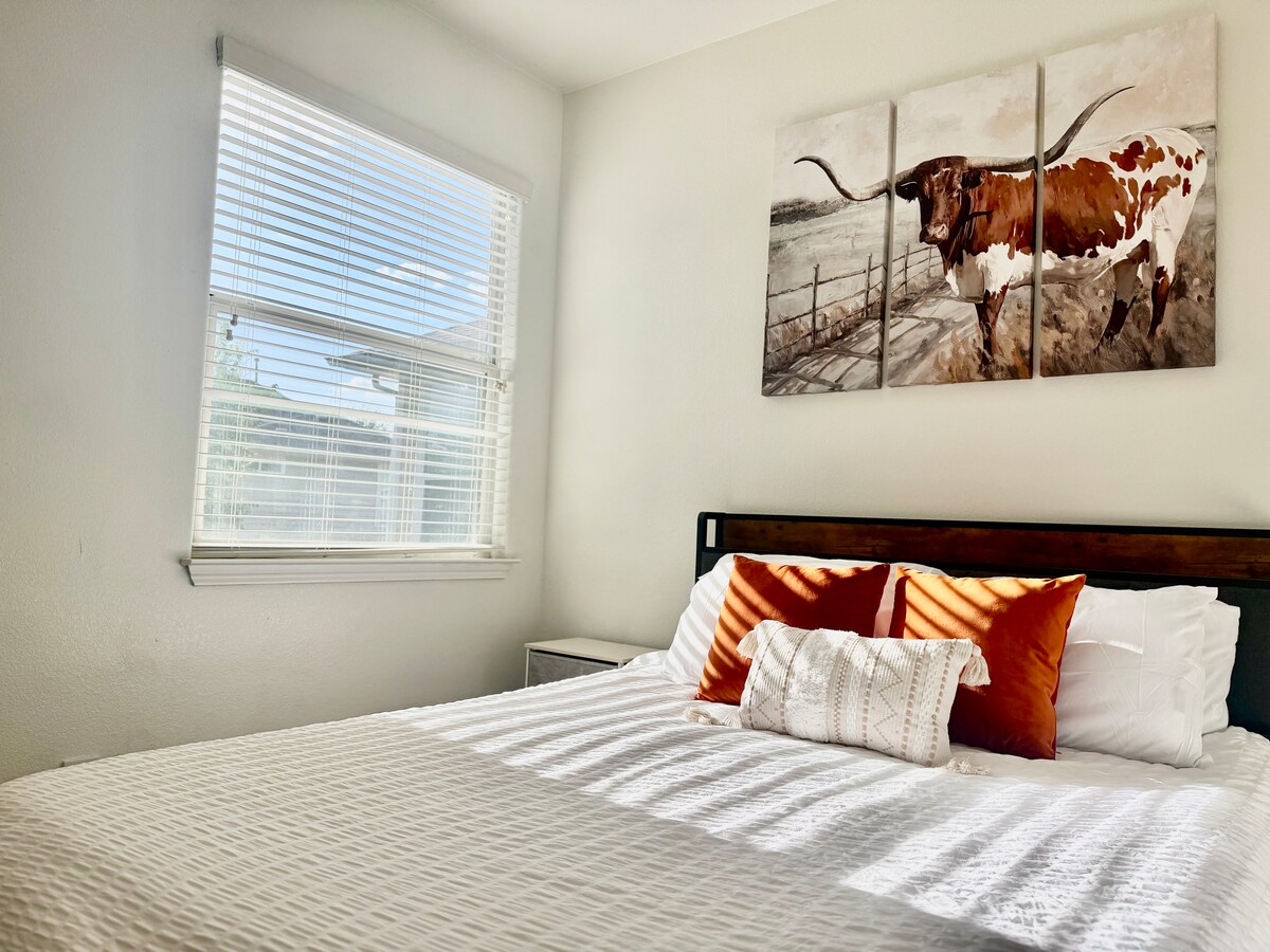 No Extra Fees + Pets OK + 3B/2.5BA + Office & Yard
