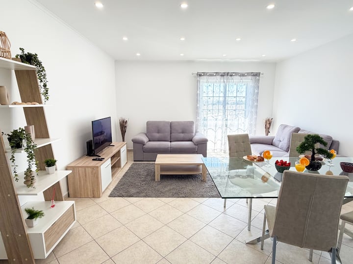 Faro City & Airport Comfy Condo By Becherish - Faro