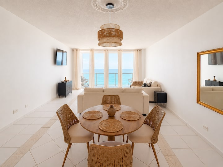 Miami Beach Oceanfront 1br | Balcony + Free Valet - Miami Beach, FL