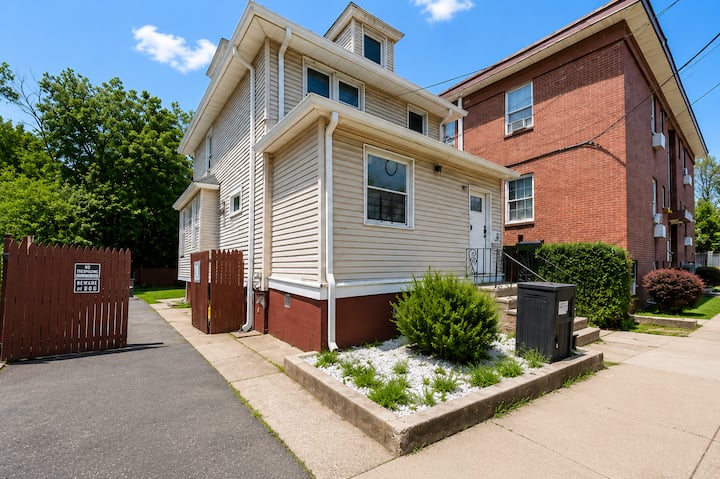 An Entire House For Everyone To Enjoy The Worldcup - Elizabeth, NJ