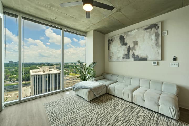 Luxury 2br/2ba Central Midtown Free Parking - Buckhead, GA