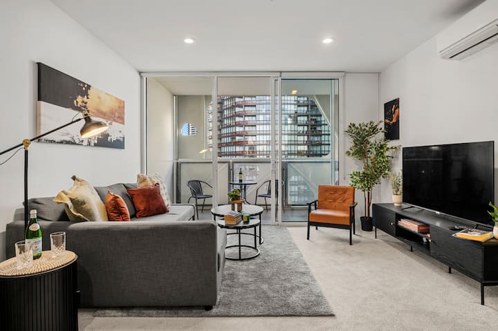 Spacious Docklands 1br | Cbd, Shops & 24h Check-in - Kensington