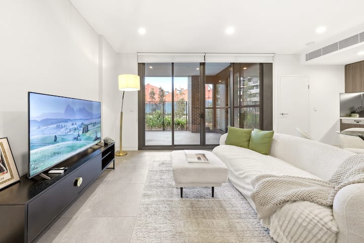 Sunny Ground Floor 1br + Study Near Homebush - Burwood