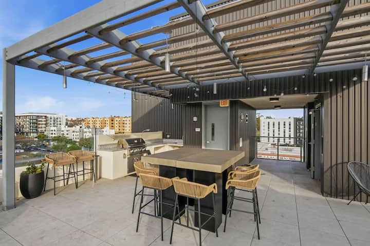 City View Apartment In Downtown! - Coronado, CA