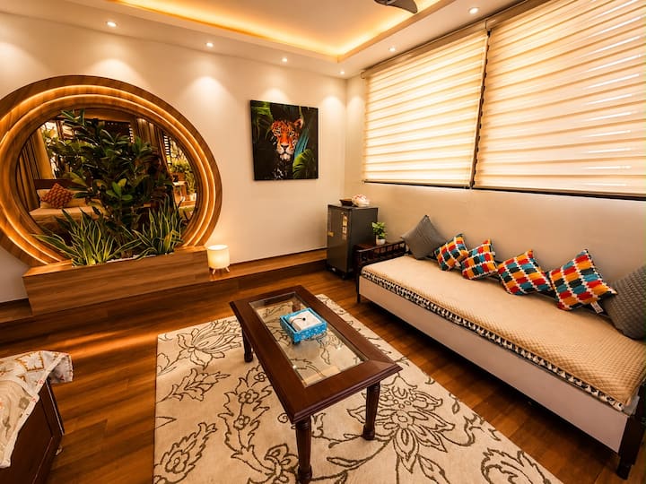Kettle | Studio Apartment | Near Sector 18 Metro - Noida