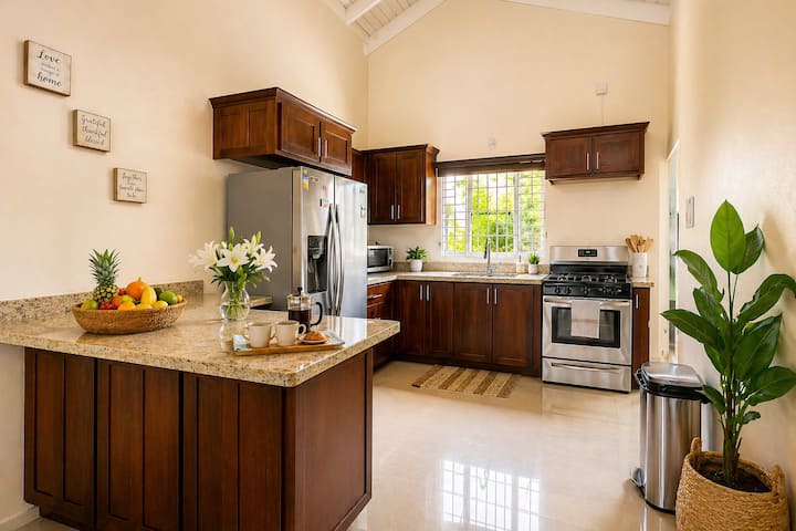 Gated 3br Villa Near Beaches & Montegobay •2 Pools - Jamaica