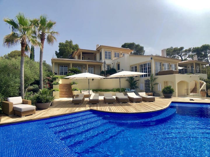 Villa Minerva
Luxury, Pool, View - Sant Elm