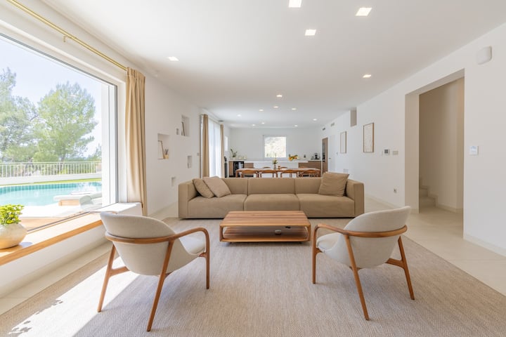 New! Seaview Villa C - Sophisticated 4 Bedroom - Podstrana