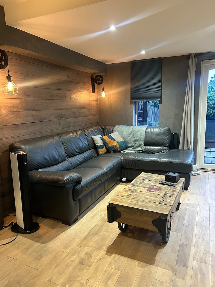 Modern Muswell Hill Large 1 Bed Garden Flat. - Enfield