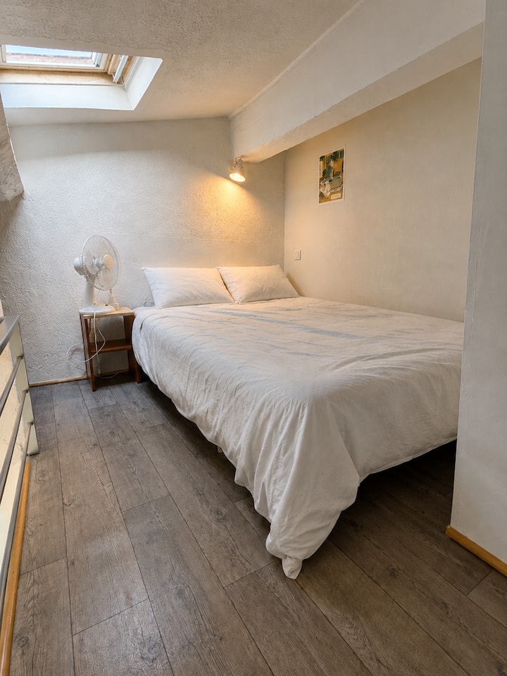 Centre Historique - Appartement Avec Mezzanine - Aix-en-Provence