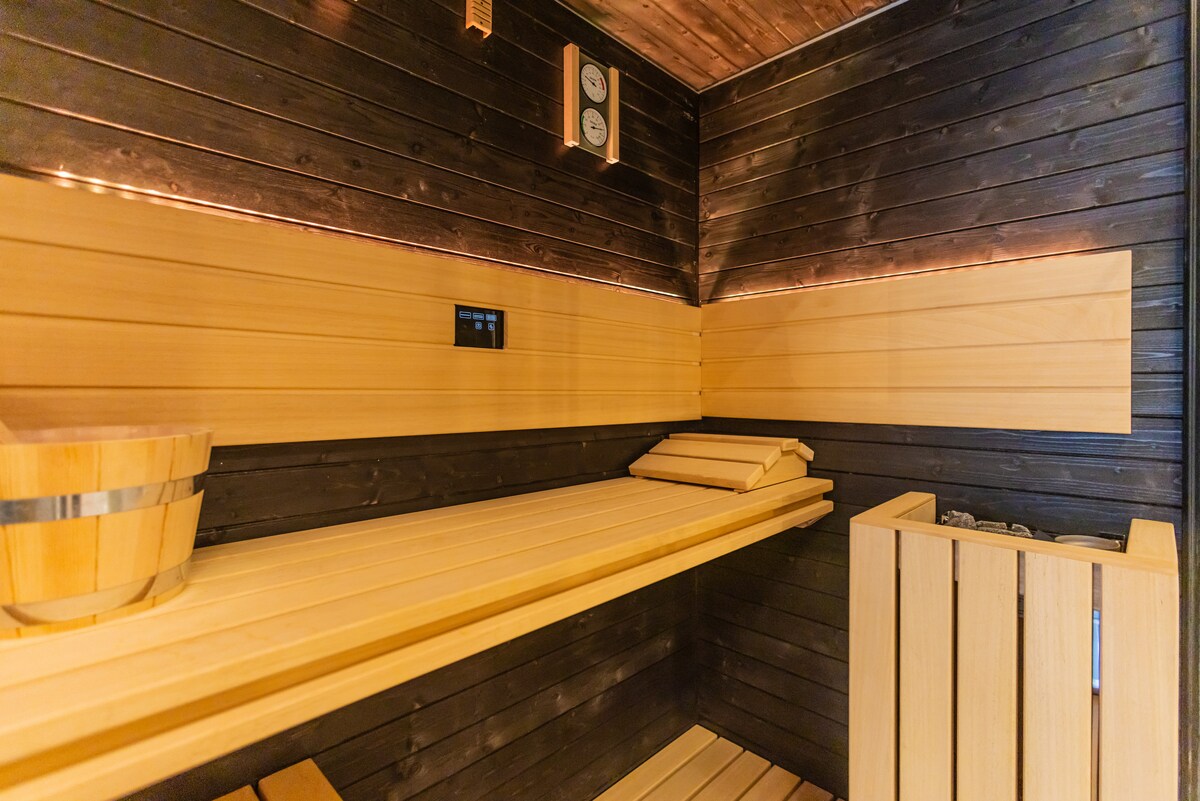 VBM Luxury Suites — 33