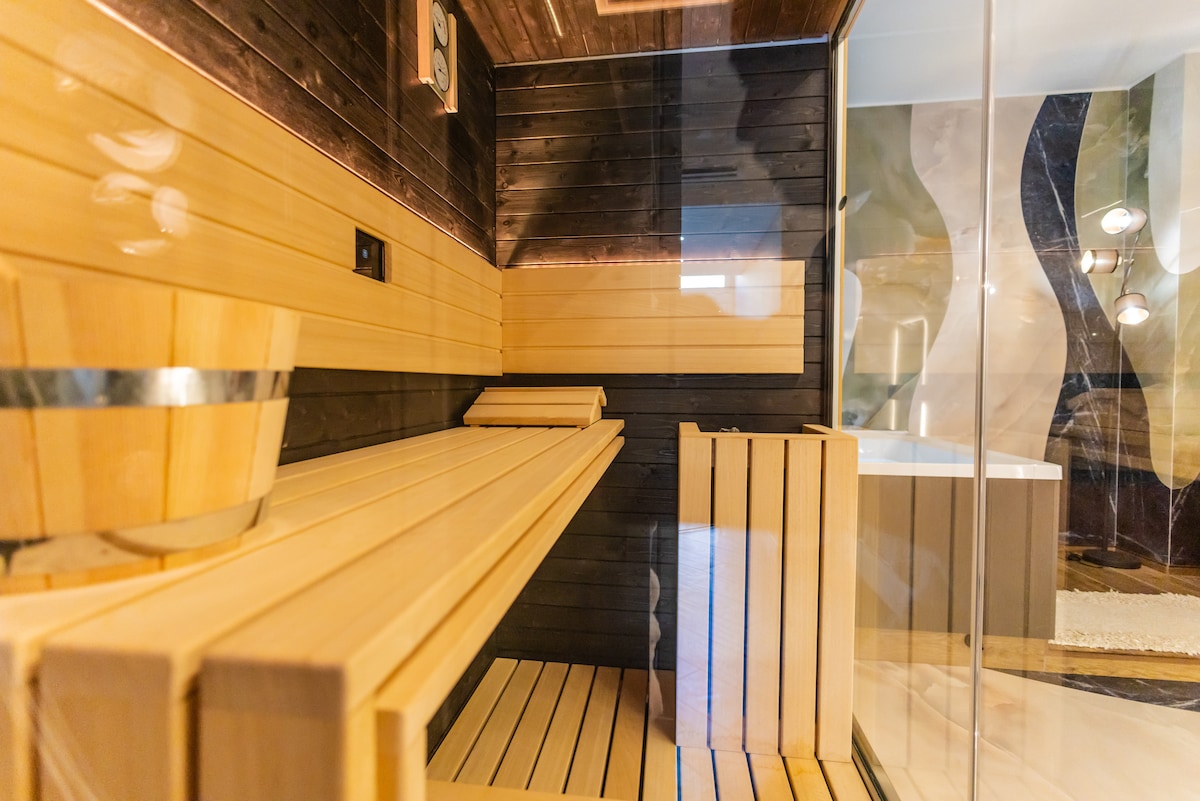 VBM Luxury Suites — 32