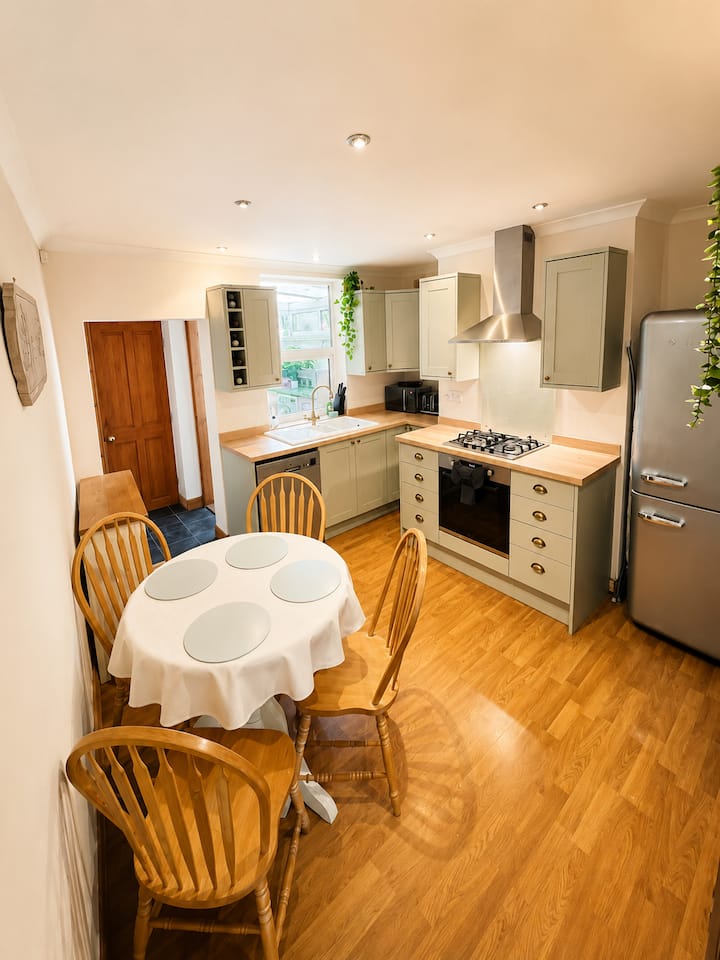 Stylish Castle Quarter Home - Lincoln