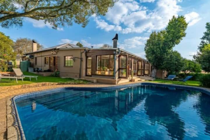 Large Parkhurst Garden Retreat, Walk To 4th Avenue - Johannesburg