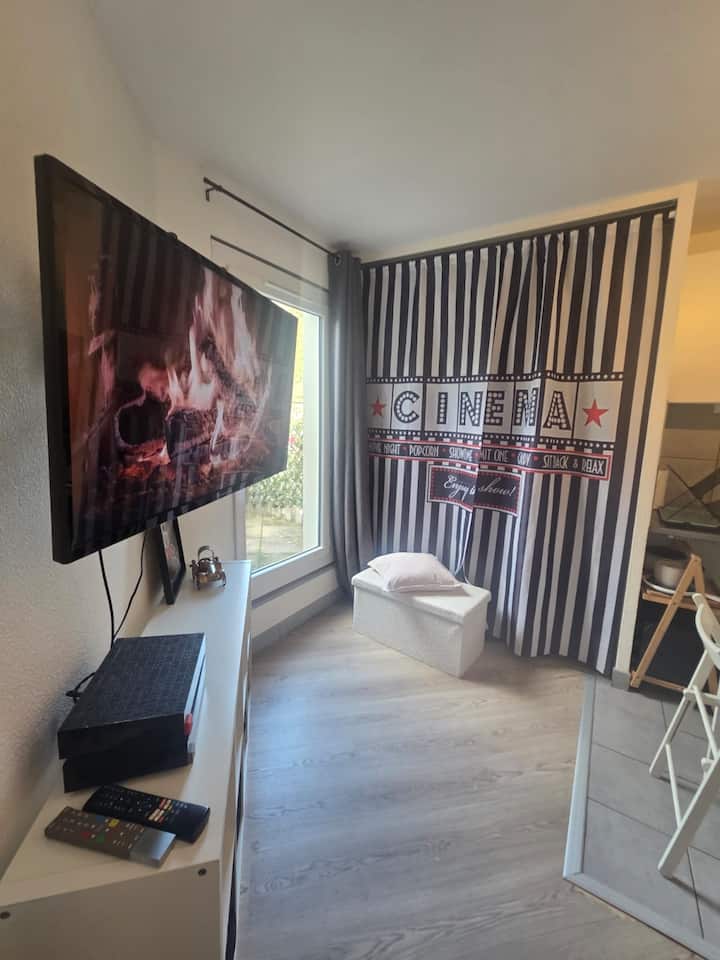 Le Ciné-studio : Centre-ville & Rer C à 2 Min - Brétigny-sur-Orge