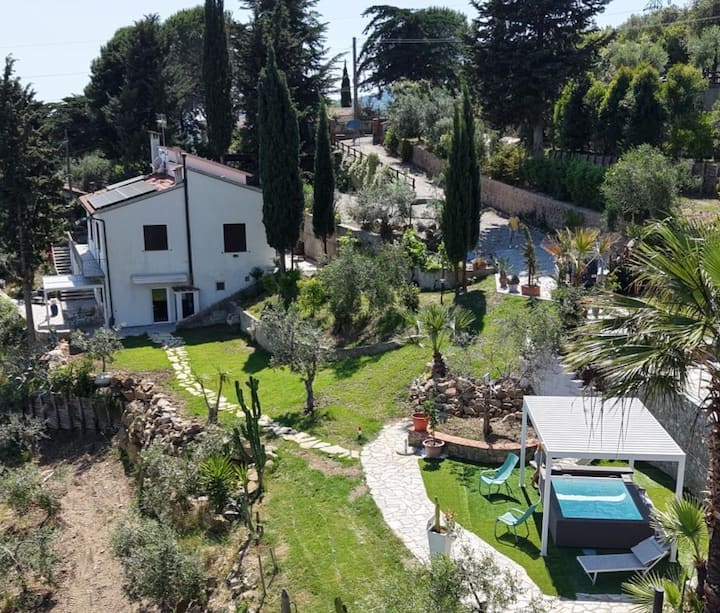 Incantevole Villa Unifamiliare - Campiglia Marittima