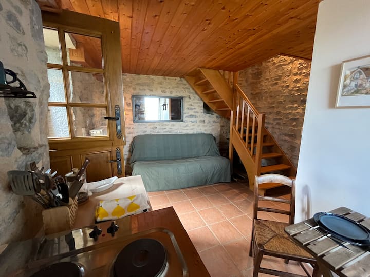 Maisonnette Dans La Campagne Bourguignonne - Saône-et-Loire