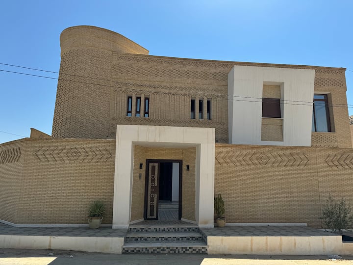 Magnifique Villa Au Cœur De La Zone Touristique. - Tozeur