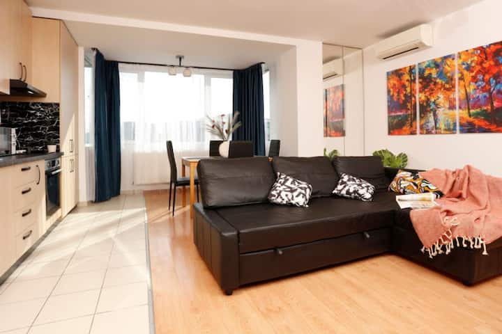 Relájate en nuestra acogedora sala de estar, ¡combinando comodidad con estilo!