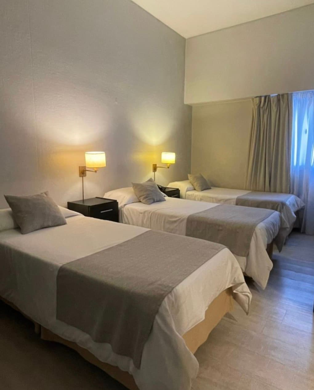 Habitación de hotel para tres
