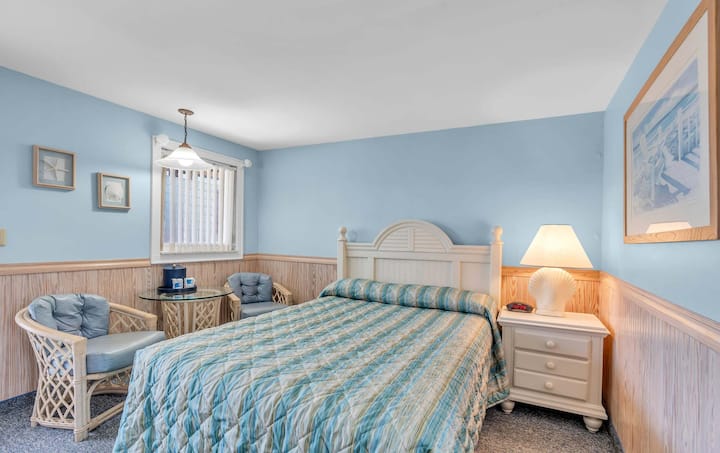 Cozy Queen At The Windswept - Point Pleasant, NJ