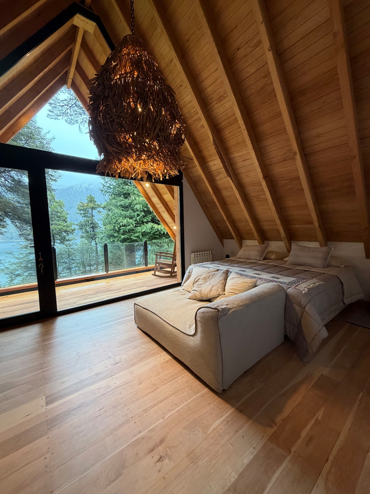 Casa Alpina de Arelauquen a estrenar - Foto principal de la casa en alquiler en Arelauquen Golf & Country Club, Bariloche