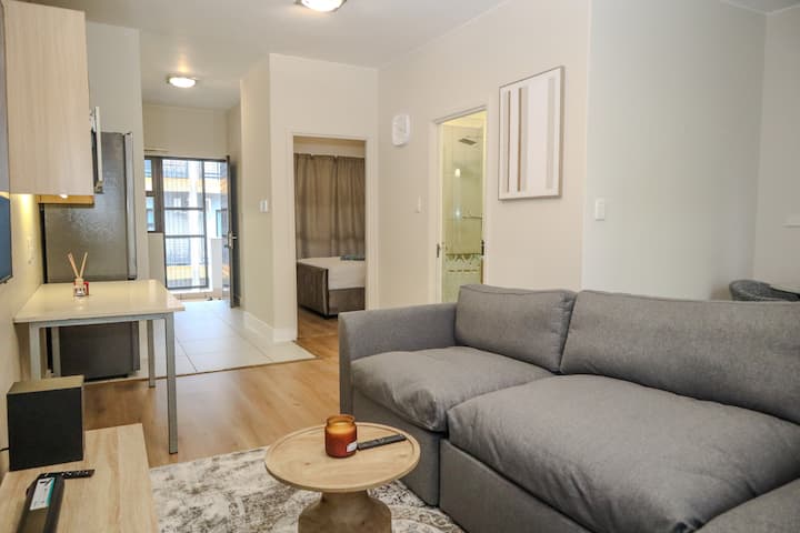 Comfort & Convenience In The Heart Of Rivonia - Midrand