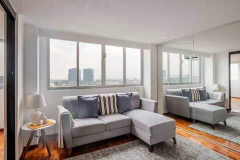 Top Airbnb: BG | Sleek 2BR near US Embassy in Irrigación