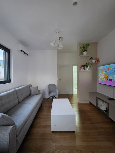 Popular Airbnb listing: Apartman Lena | Near Airport in Mrčevac