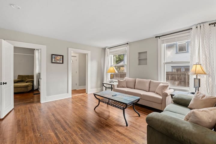 New! Pet-friendly 4br Downtown Cos Home - Colorado Springs, CO